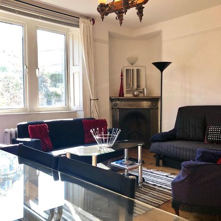 באת' Lauras Townhouse Apartments Dressmakers Salon מראה חיצוני תמונה